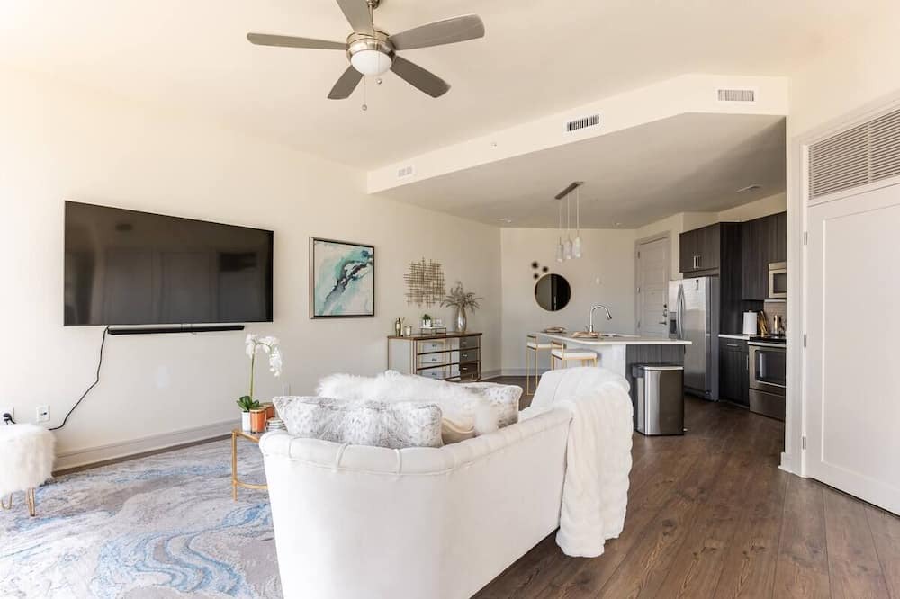 Photo of Livingroom in Civic District