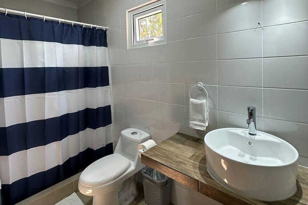Photo of Bathroom in Puerto Quetzal