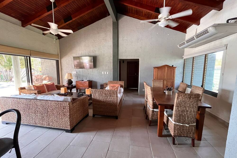 Photo of Livingroom in Puerto Quetzal