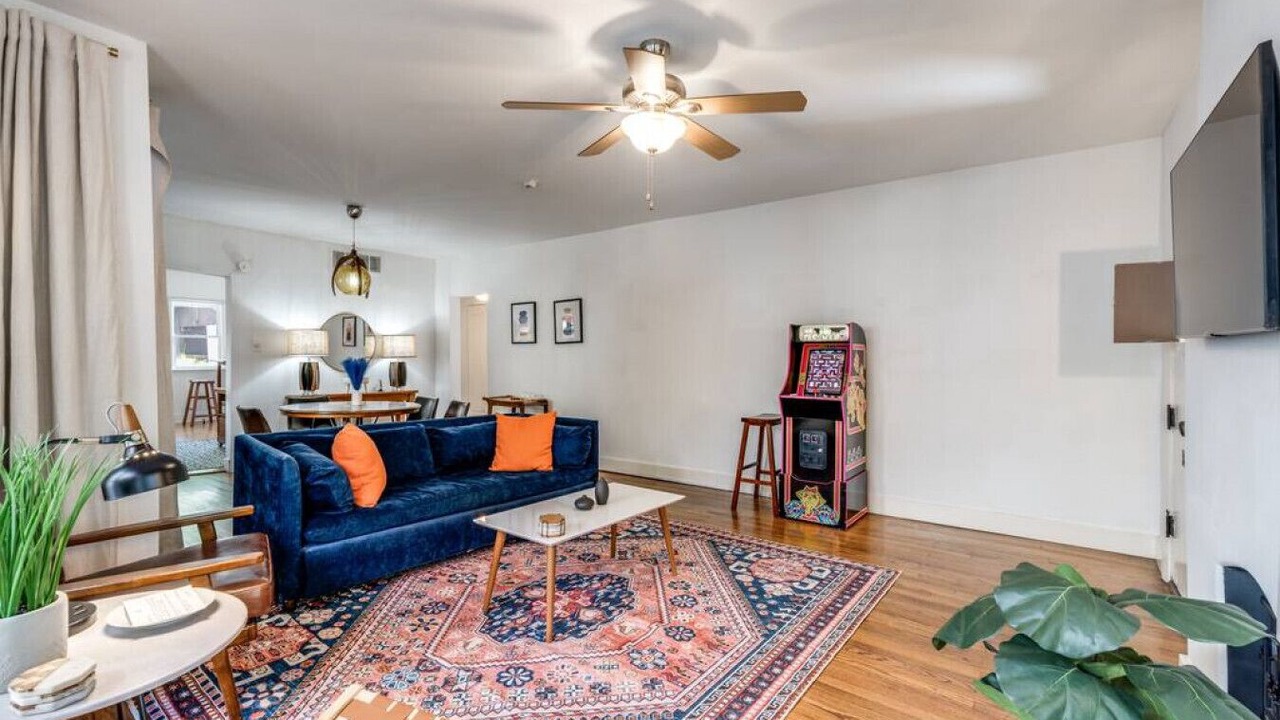 Photo of Livingroom in Mahncke Park