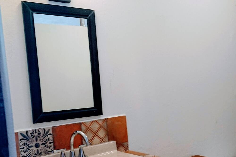 Photo of Bathroom in Metepec