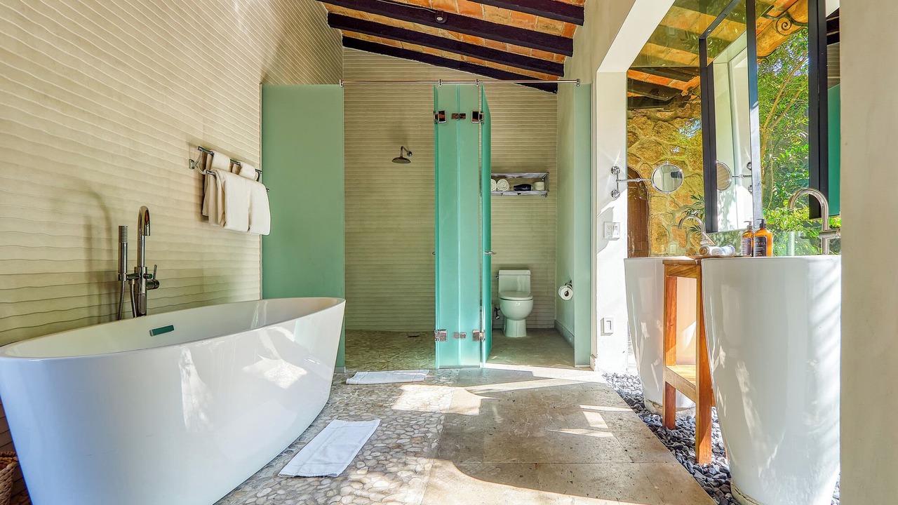 Photo of Bathroom in South Shore Hotel Area
