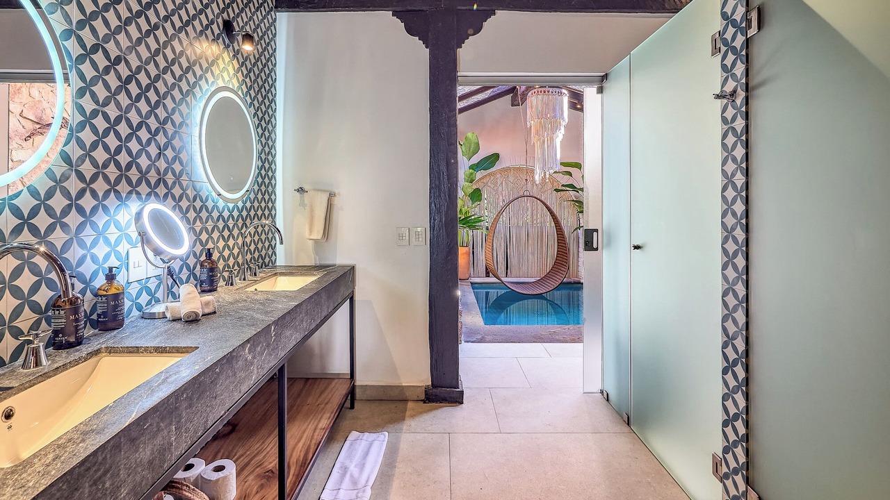 Photo of Bathroom in South Shore Hotel Area
