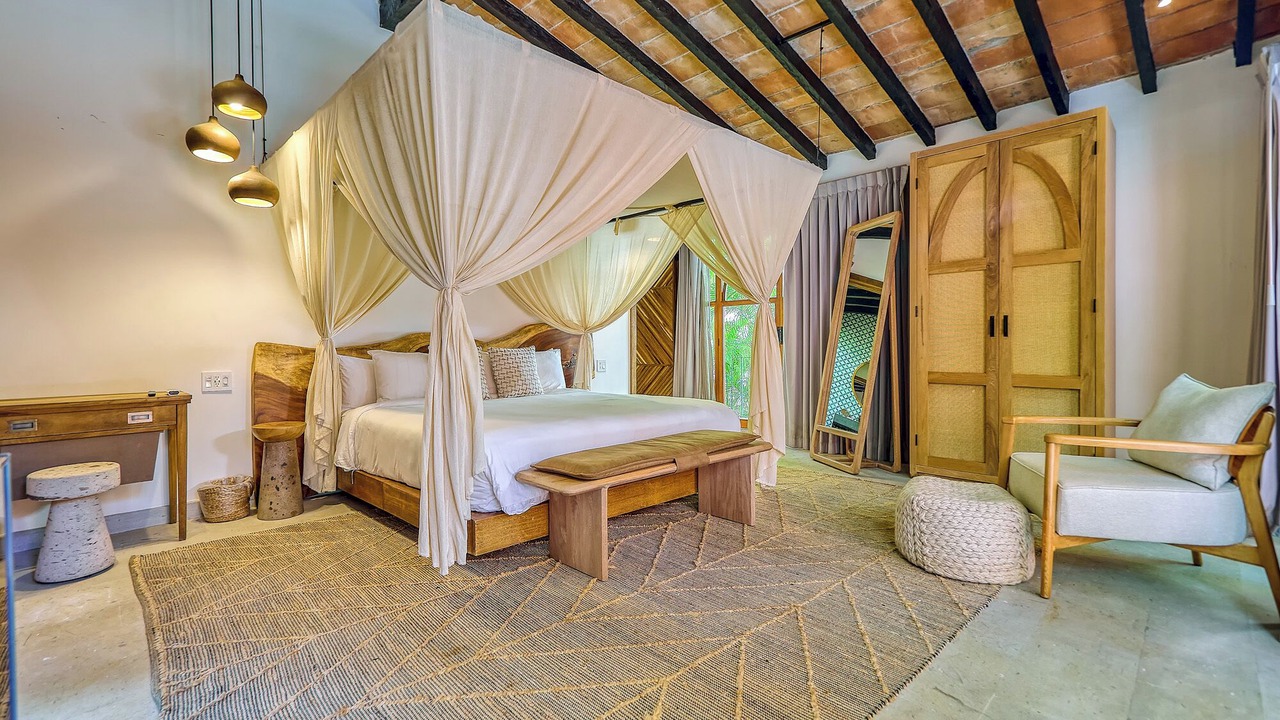 Photo of Bedroom in South Shore Hotel Area
