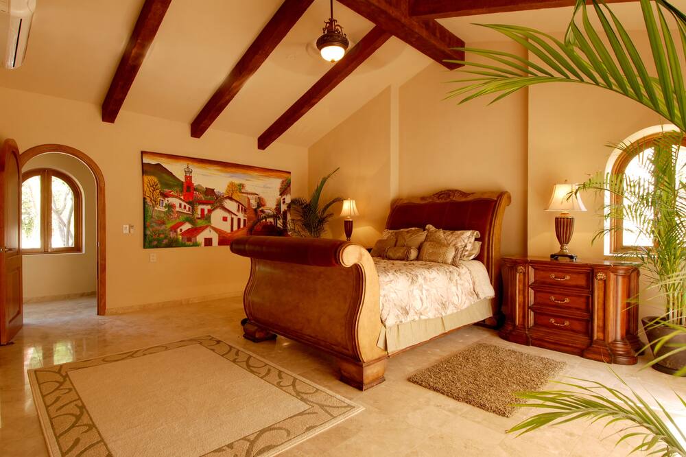 Photo of Bedroom in South Shore Hotel Area