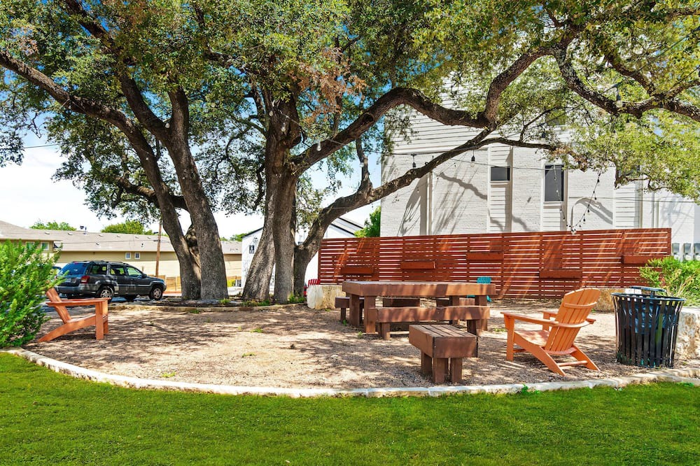 Photo of Outdoor in South Lamar