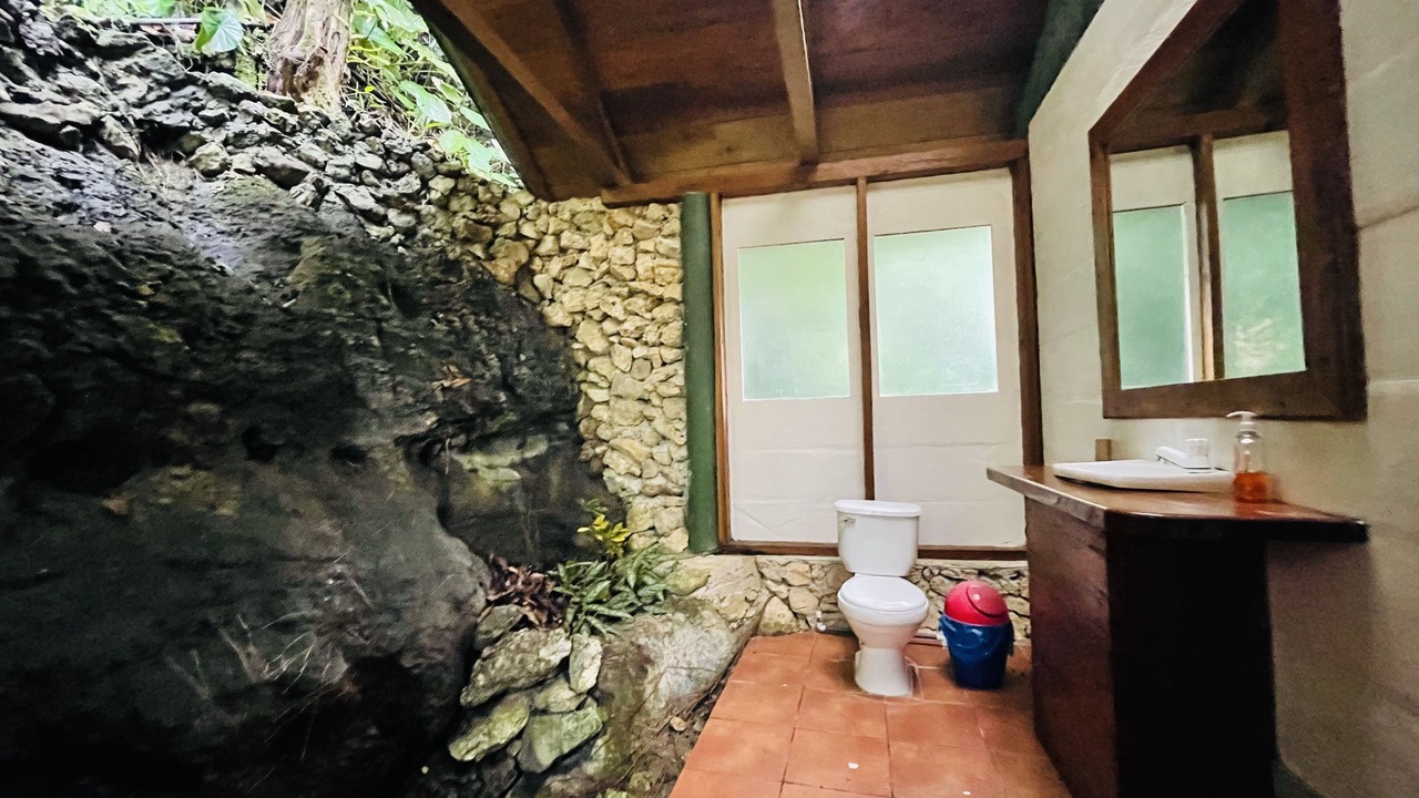 Photo of Bathroom in Puerto Barrios