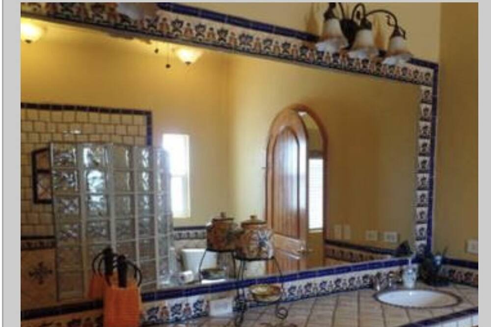 Photo of Kitchen in Cholla Bay