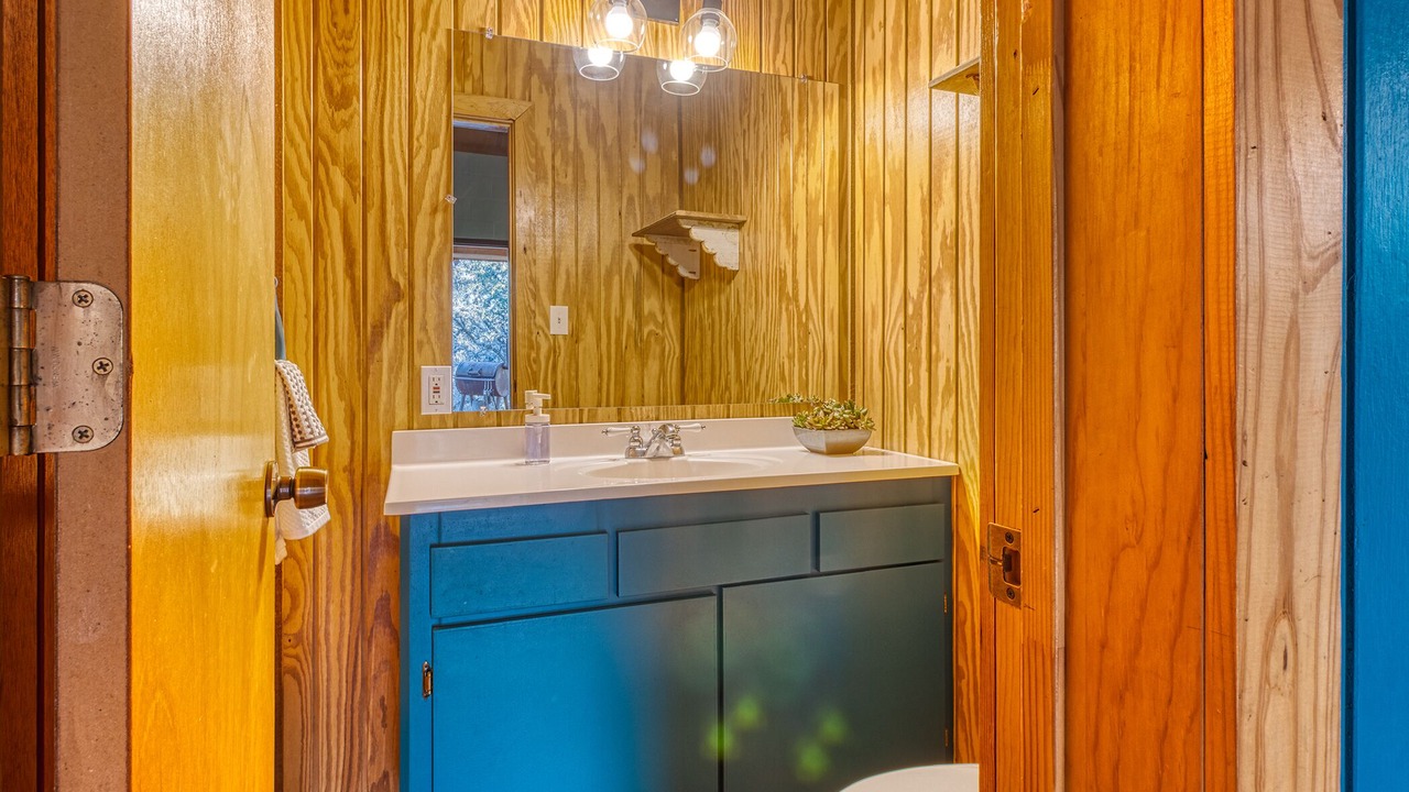 Photo of Bathroom in Leakey