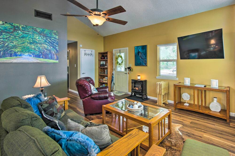 Photo of Livingroom in Berryville