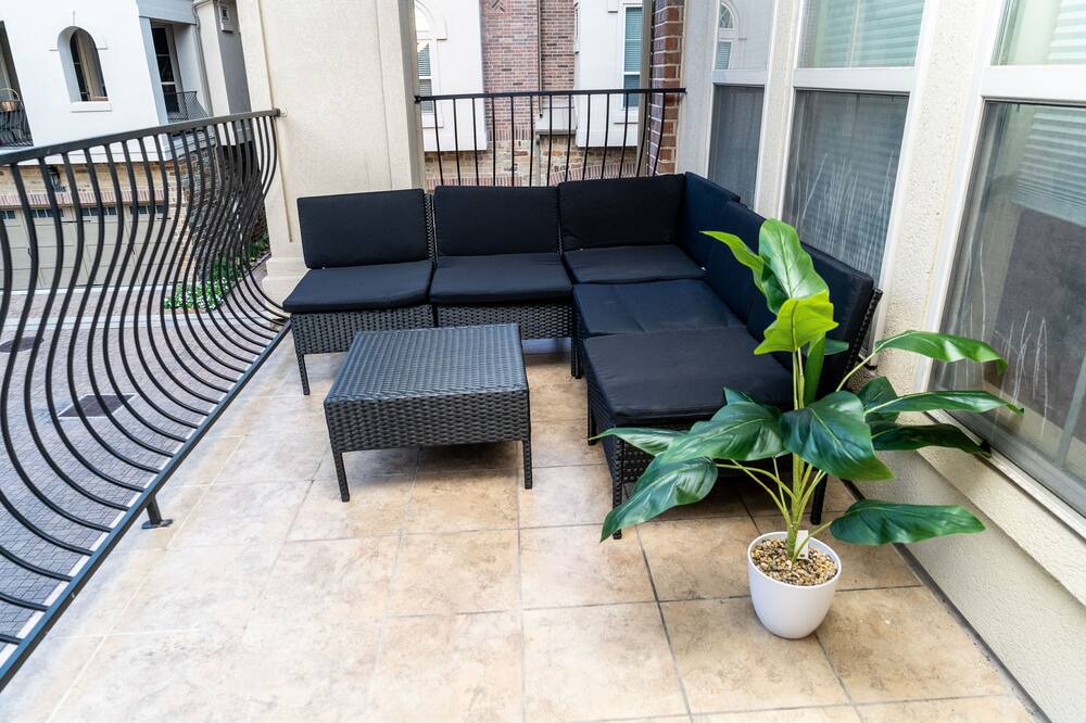 Photo of Patio Balcony in The Galleria