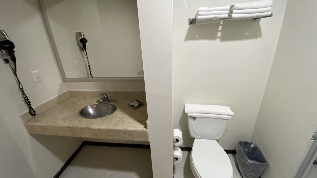 Photo of Bathroom in Leon