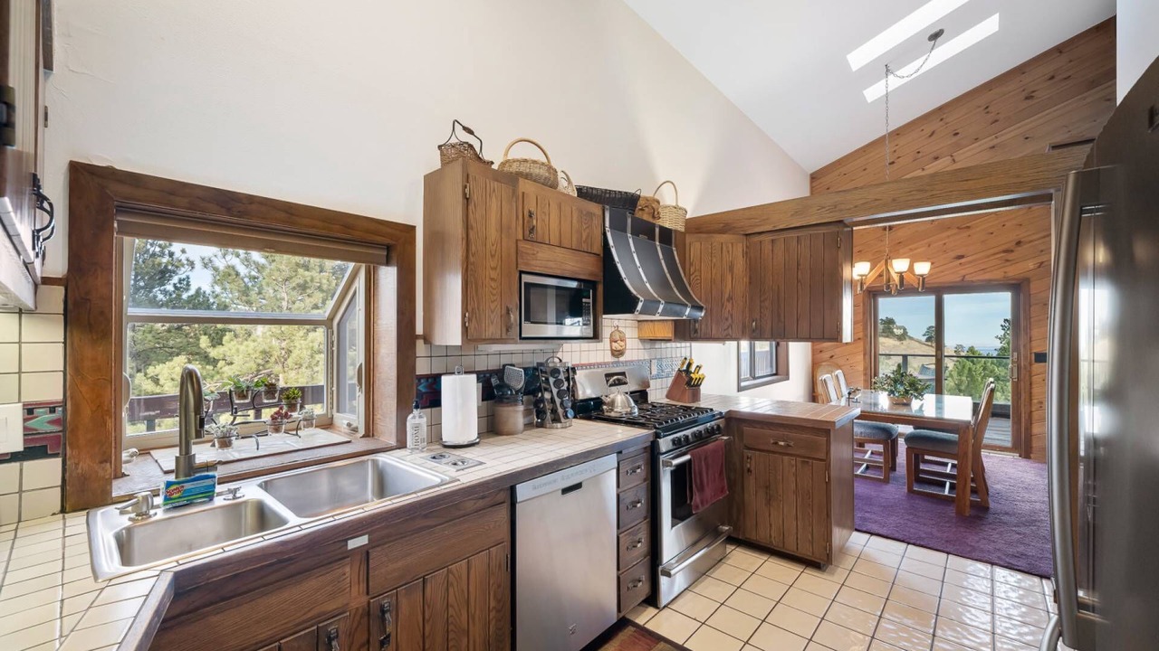Photo of Kitchen in Golden