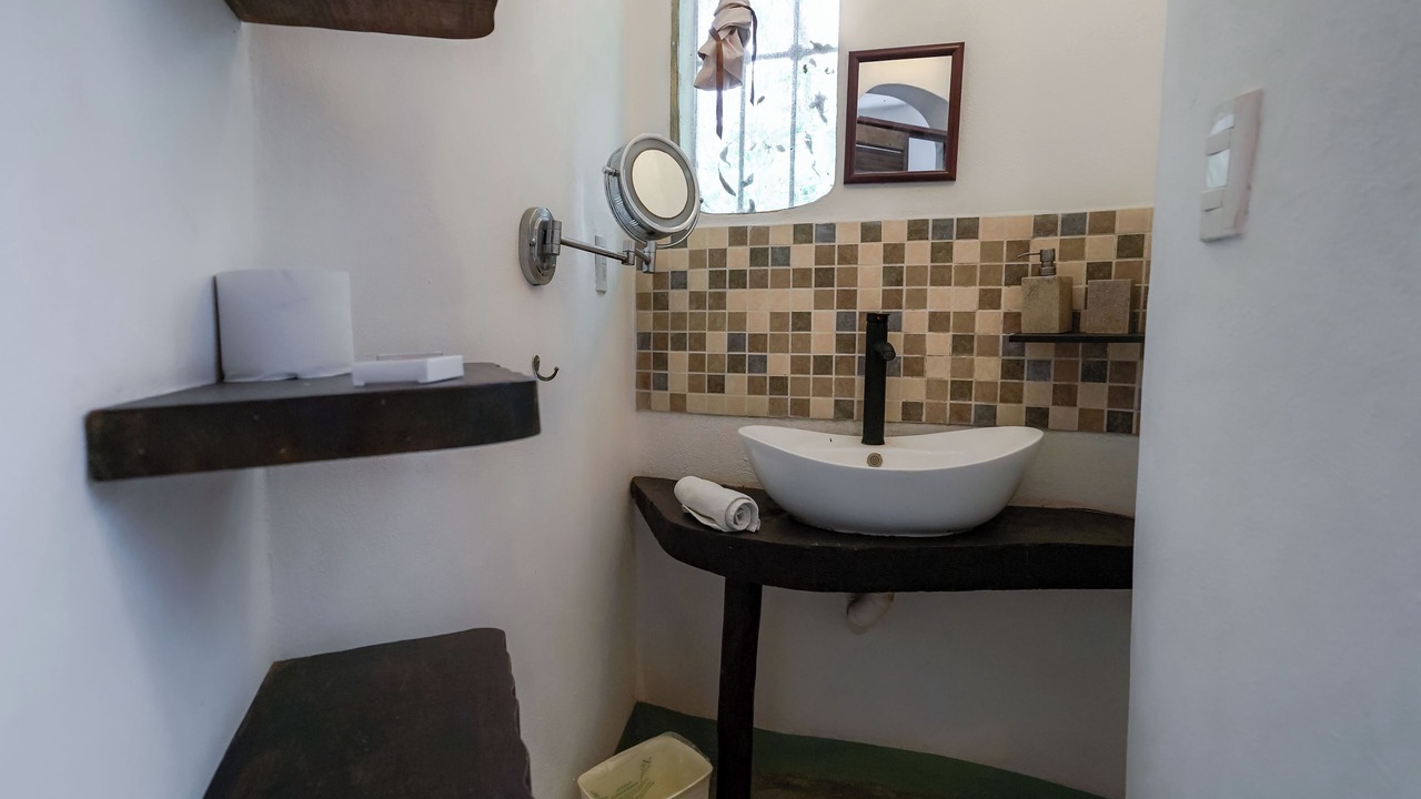 Photo of Bathroom in Leona Vicario