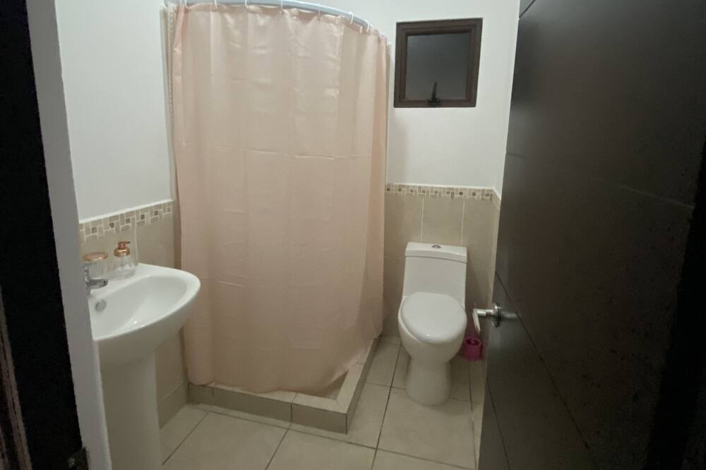 Photo of Bathroom in Zona 15