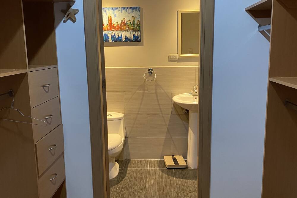 Photo of Bathroom in Zona 14