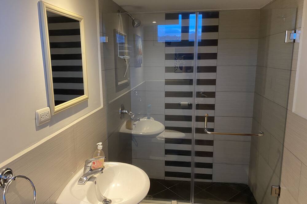 Photo of Bathroom in Zona 14