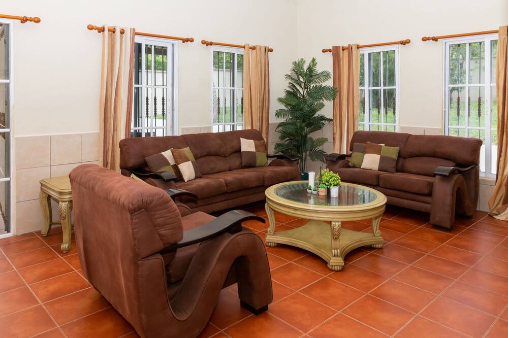 Photo of Livingroom in Peten