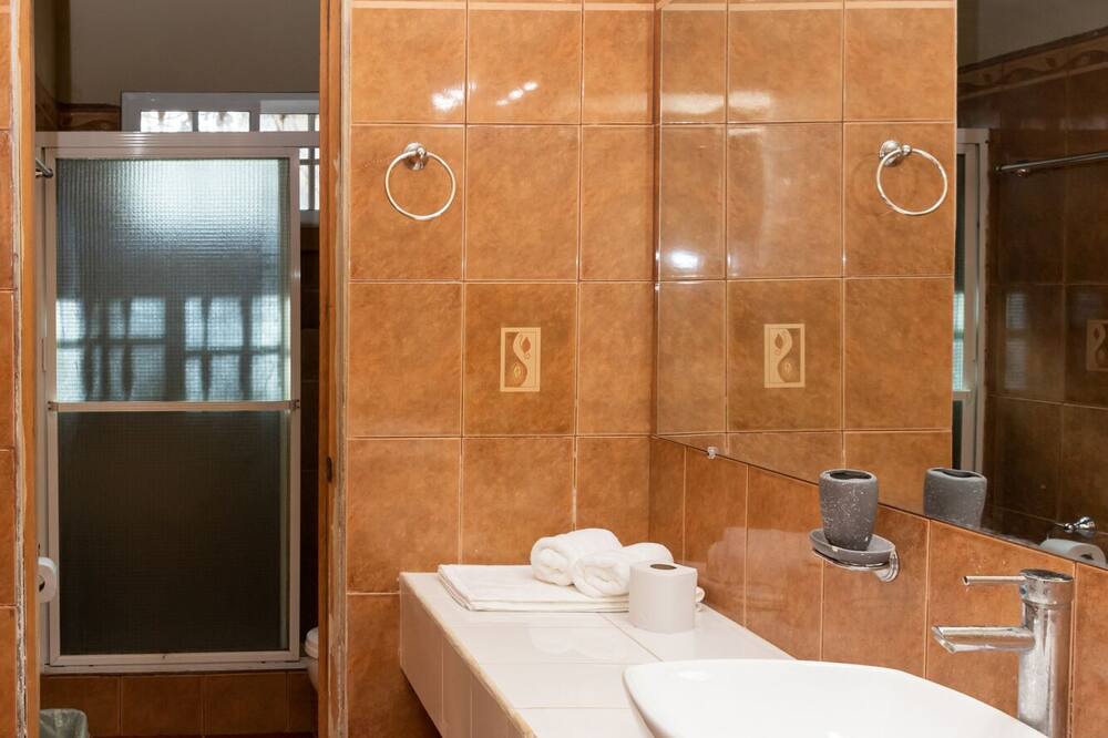 Photo of Bathroom in Peten