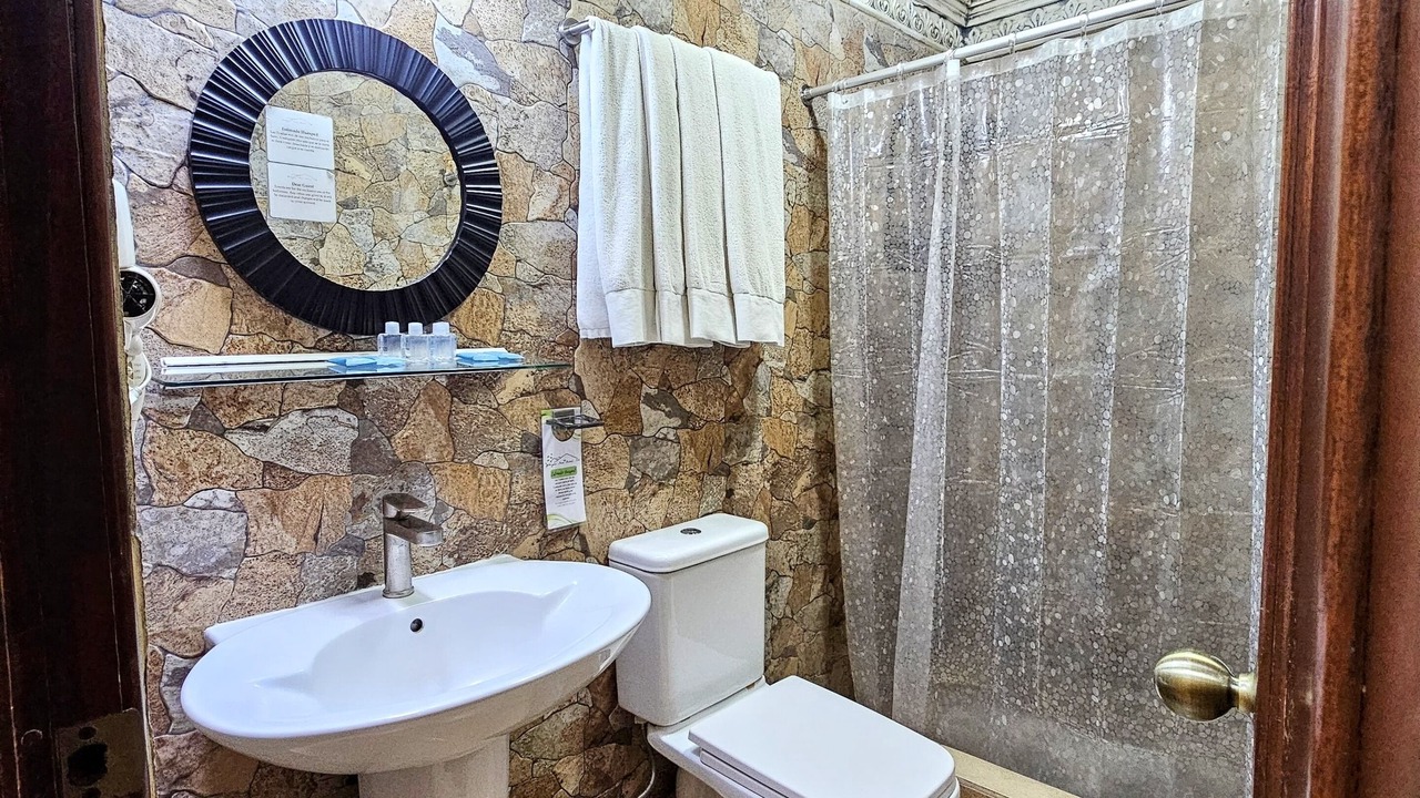 Photo of Bathroom in Zona 10