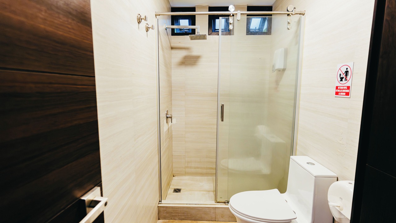 Photo of Bathroom in Zona 10