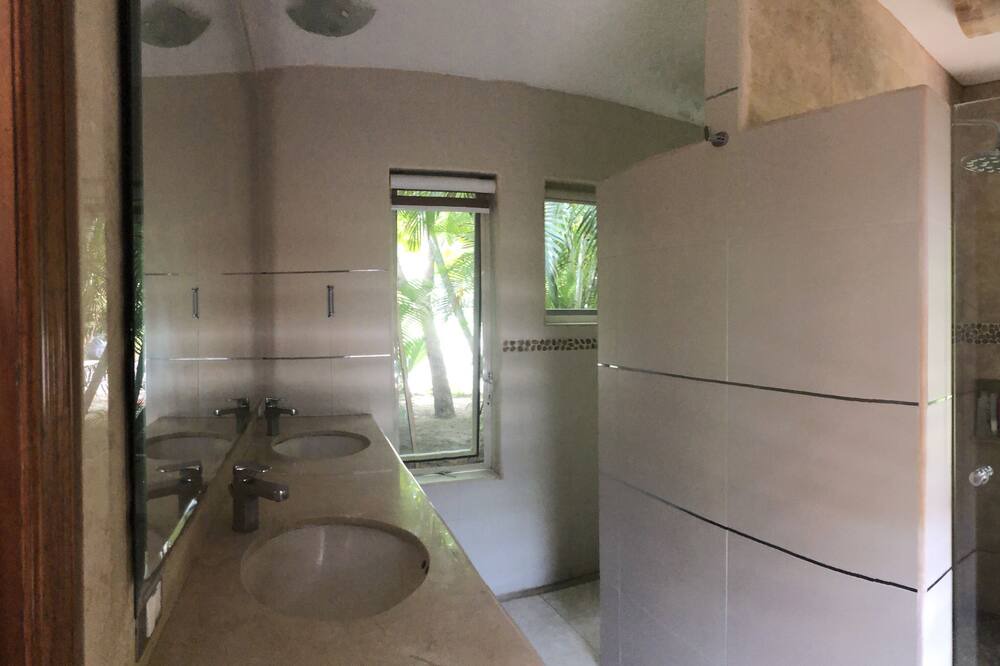 Photo of Bathroom in Manzanillo