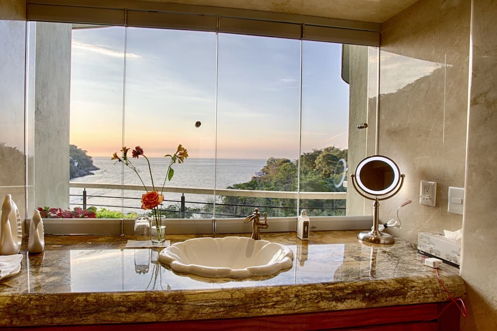 Photo of Bathroom in Boca de Tomatlan
