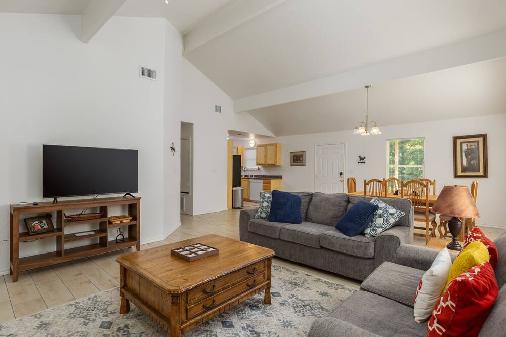 Photo of Livingroom in Granbury