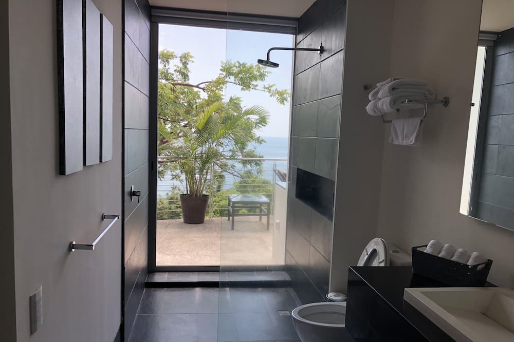 Photo of Bathroom in Romantic Zone