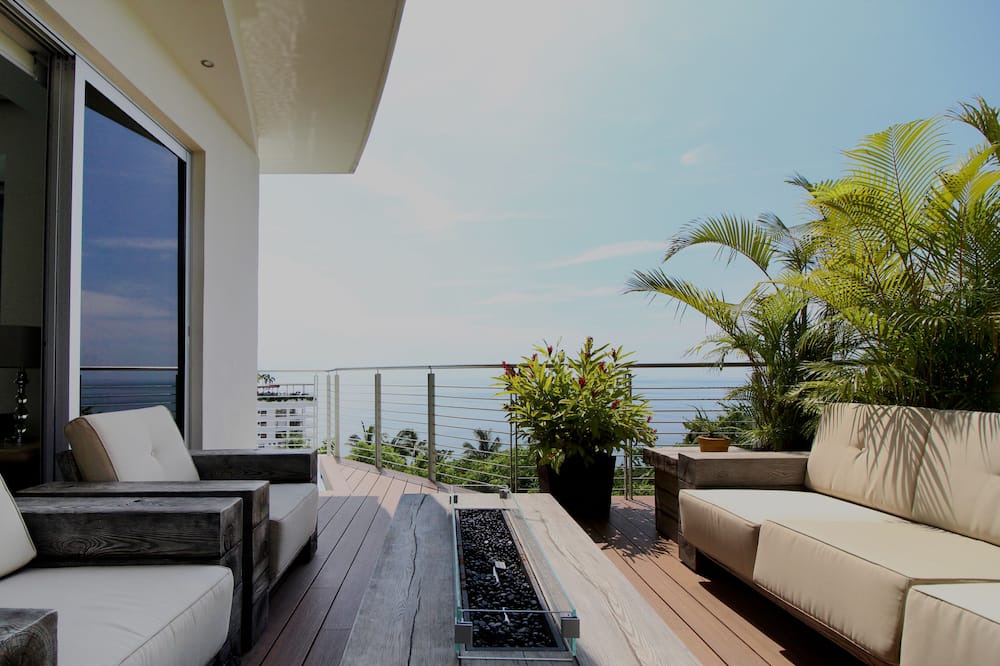 Photo of Outdoor in Romantic Zone