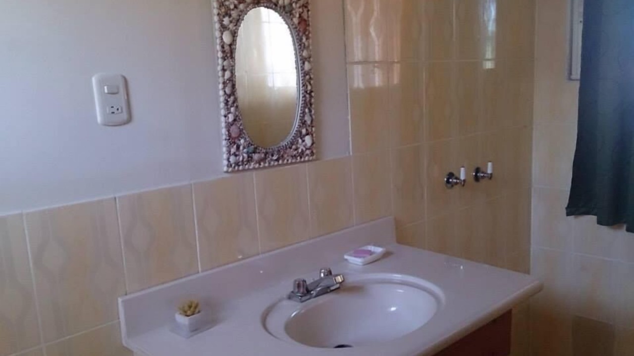 Photo of Bathroom in Flores