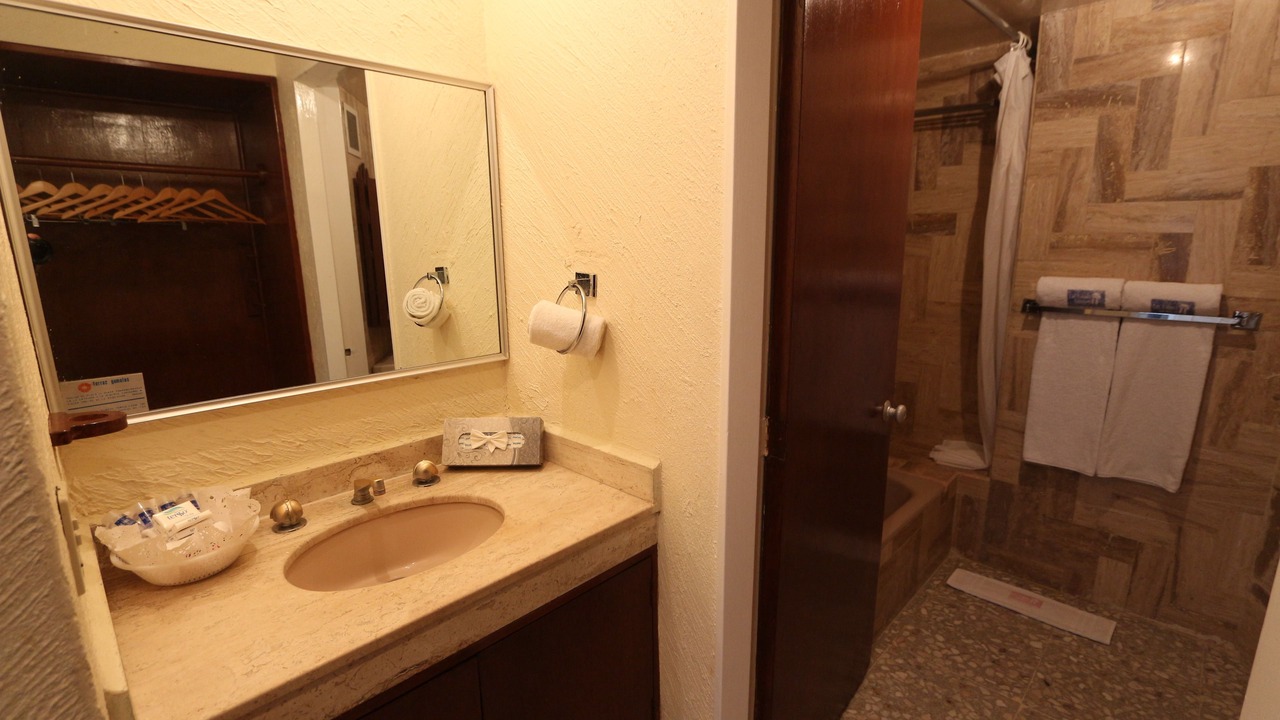 Photo of Bathroom in Costera Acapulco