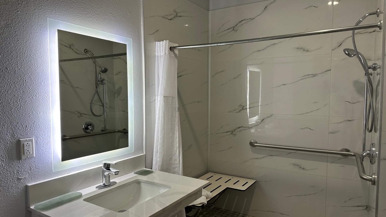 Photo of Bathroom in Alamo