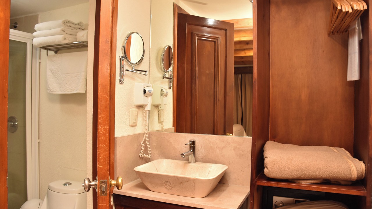 Photo of Bathroom in De La Merced