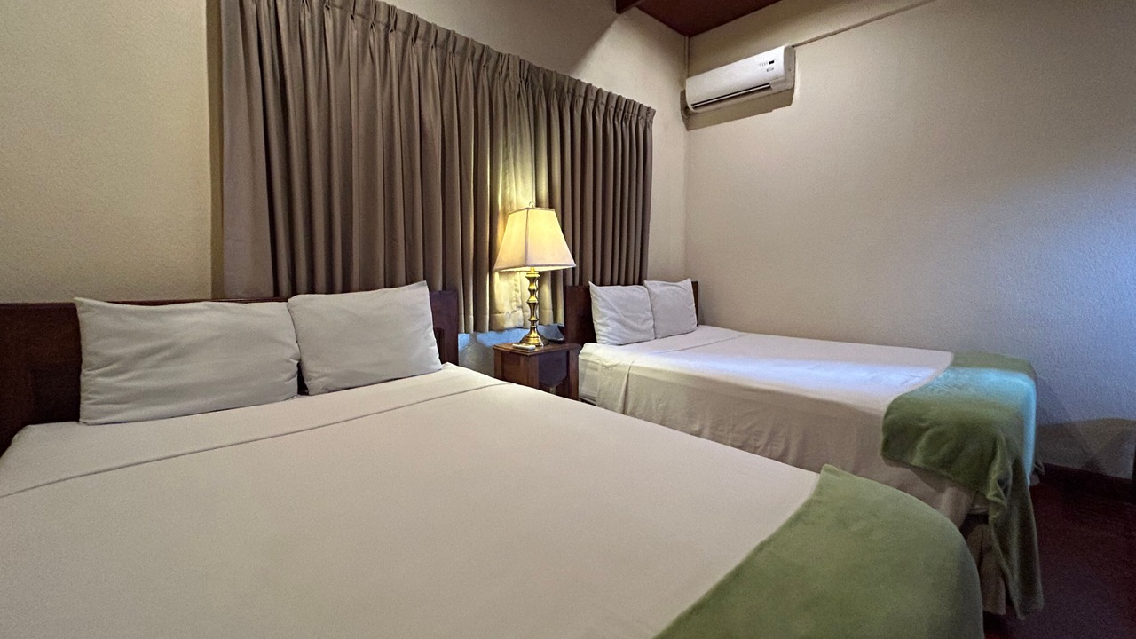 Photo of Bedroom in Flores