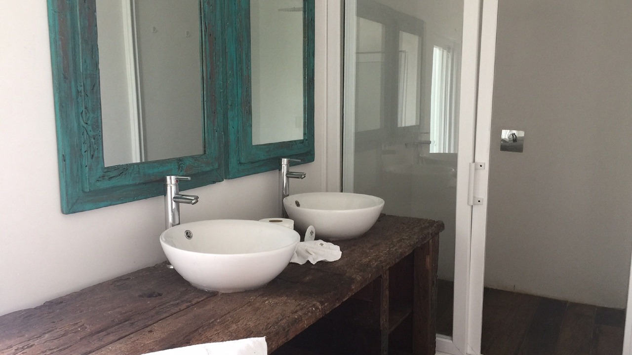Photo of Bathroom in El Hawaii