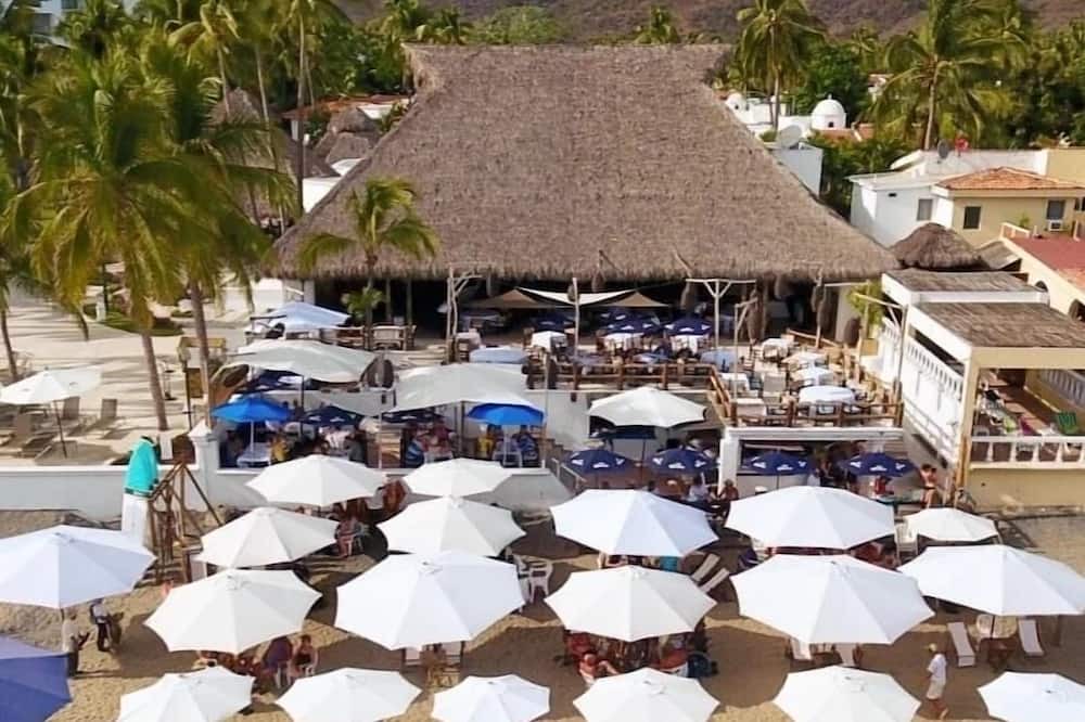 Photo of Outdoor in Club Santiago