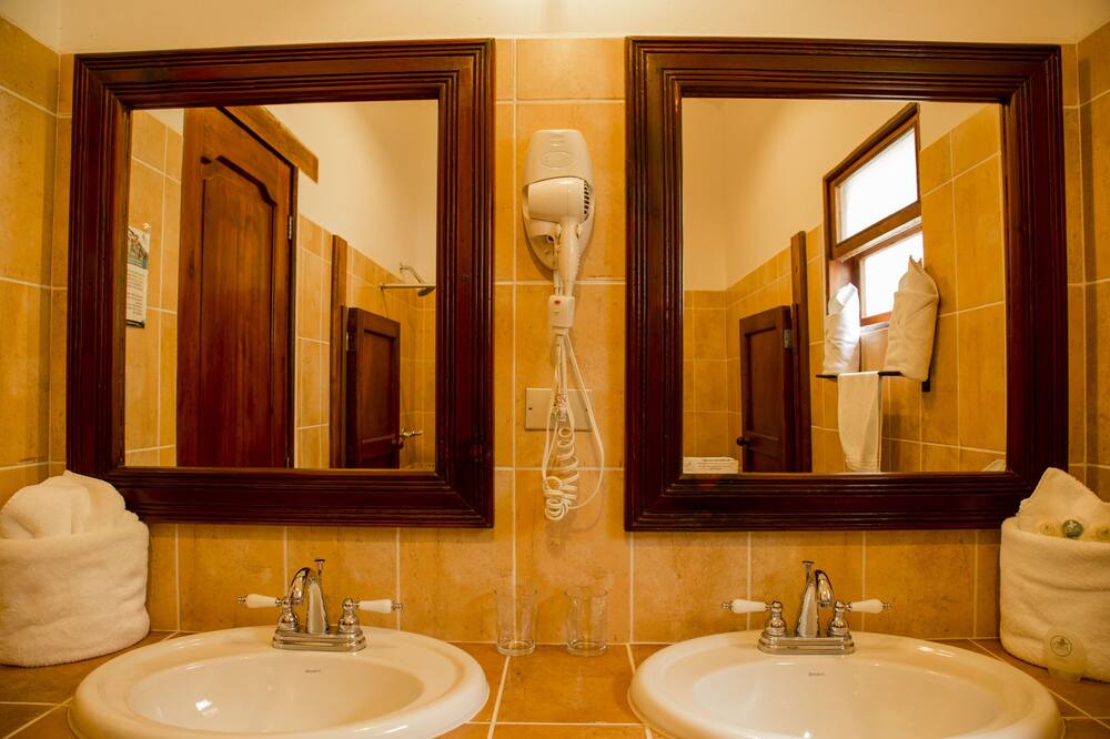 Photo of Bathroom in Coban