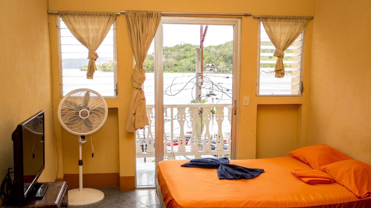 Photo of Bedroom in Flores