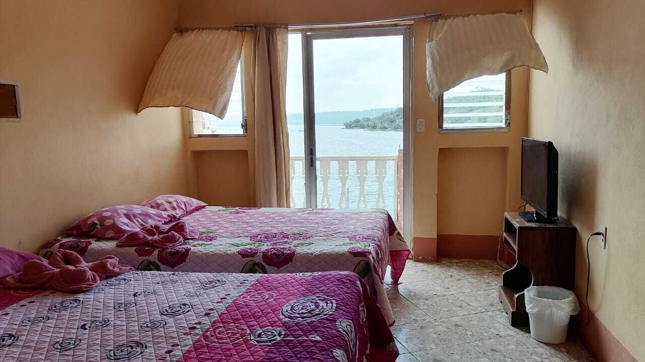Photo of Bedroom in Flores