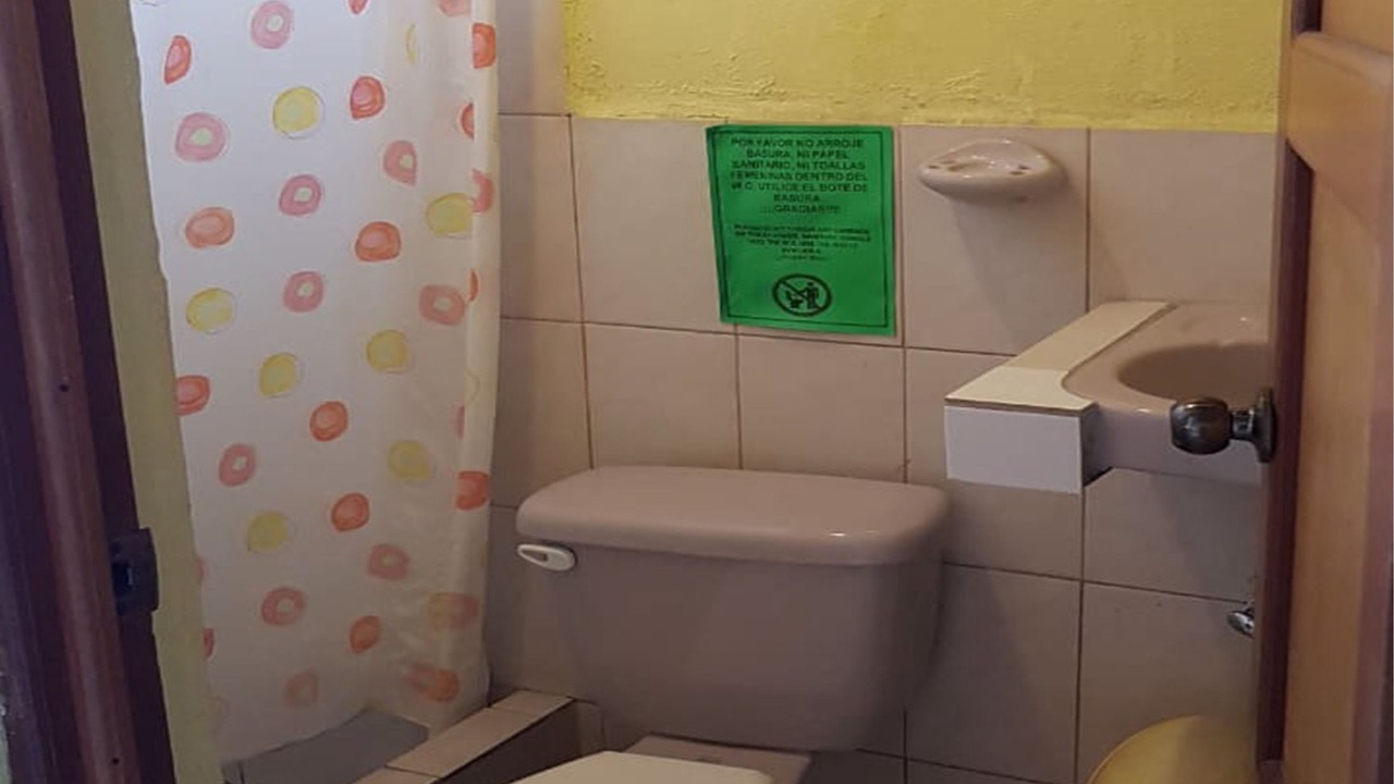 Photo of Bathroom in Flores
