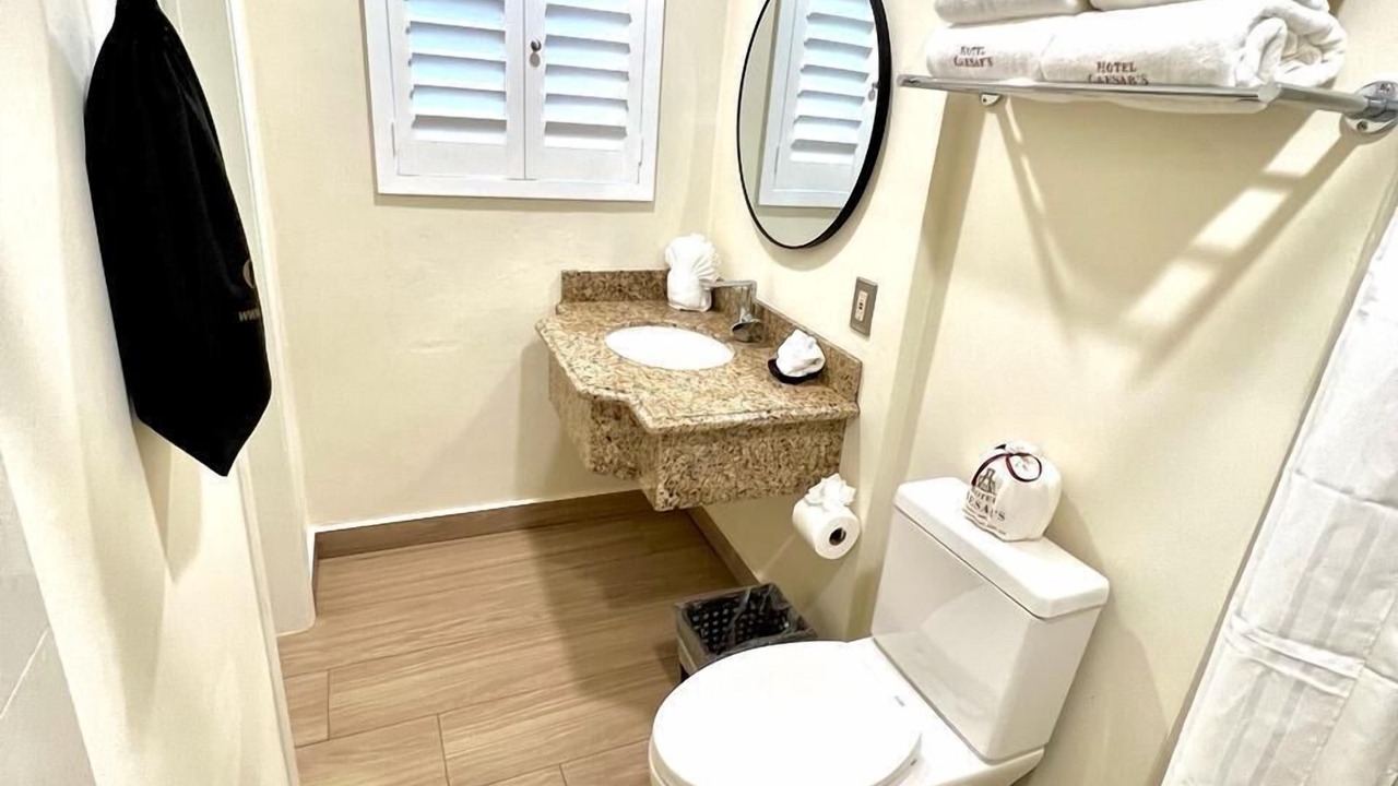 Photo of Bathroom in Avenida Revolucion