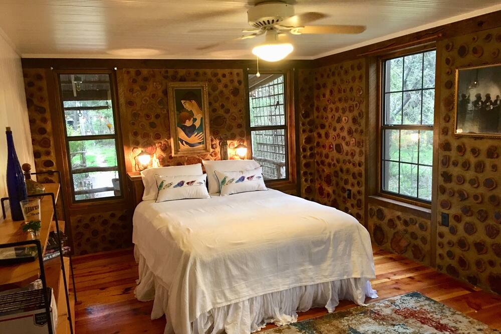 Photo of Bedroom in San Marcos