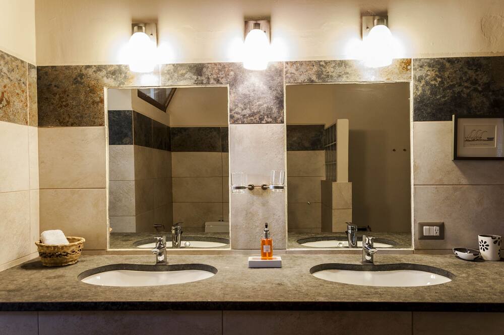 Photo of Bathroom in Santa Cruz La Laguna