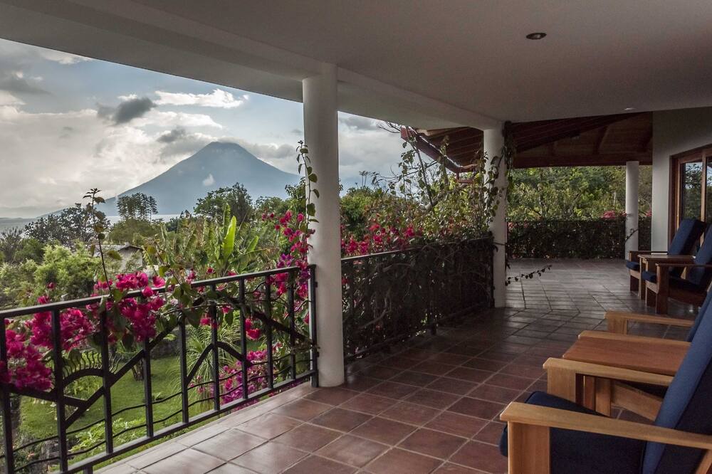 Photo of Patio Balcony in Santa Cruz La Laguna