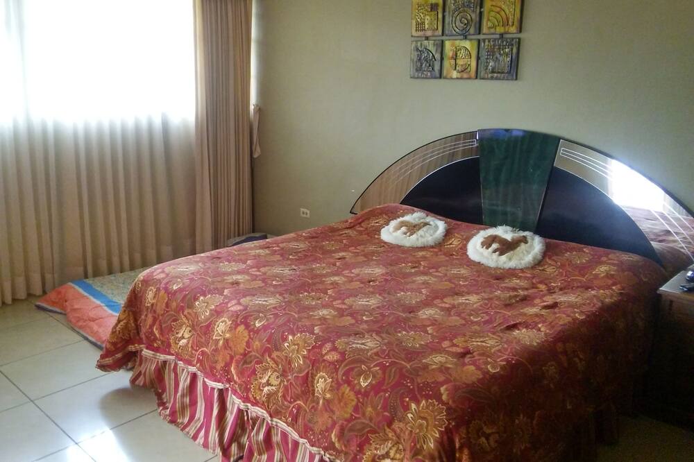 Photo of Bedroom in Santa Lucia Milpas Altas