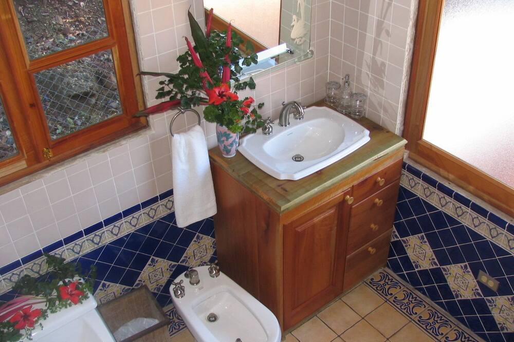 Photo of Bathroom in Mariscos