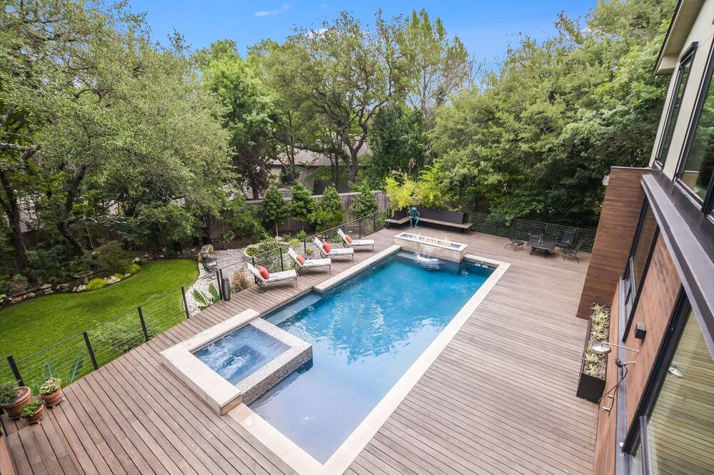 Photo of Outdoor in West Lake Hills
