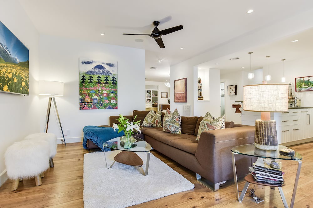 Photo of Bedroom in West Lake Hills