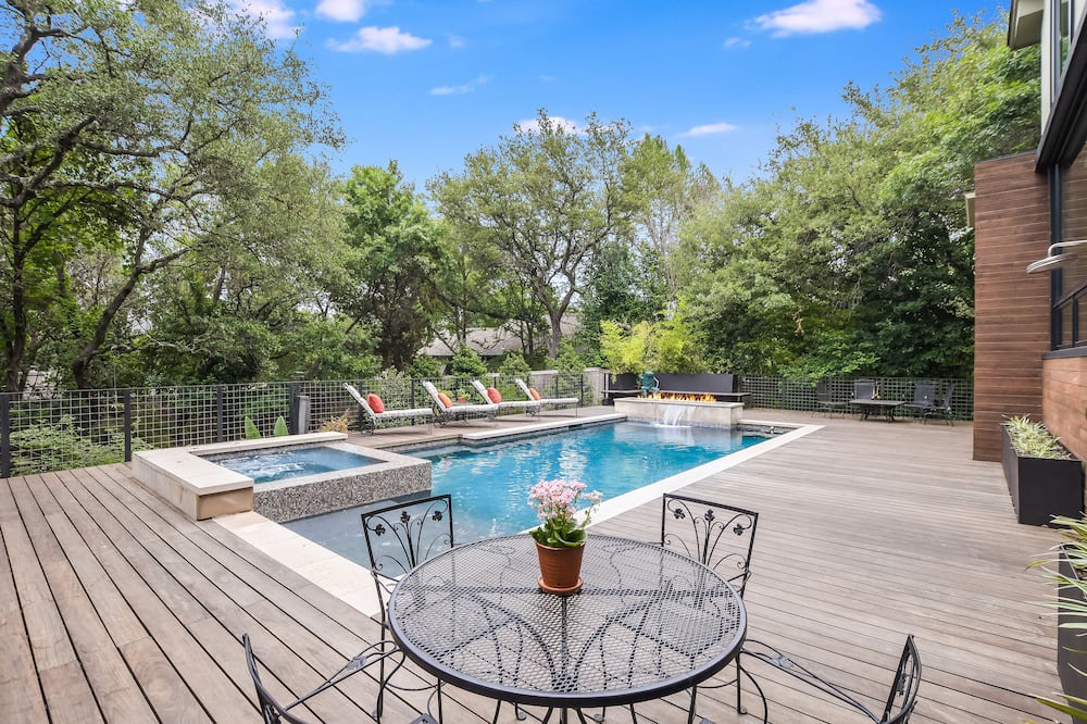 Photo of Outdoor in West Lake Hills